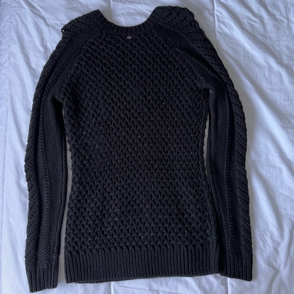 Guess sweater. Size S. - Picture 2 of 2